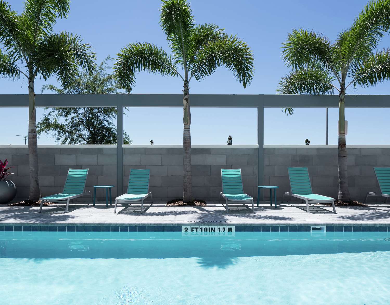 Home2 Suites By Hilton Orlando Airport Fl 41/43