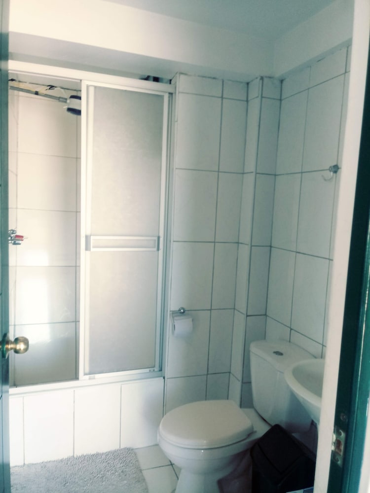 Sanblas Backpacker Hostel 66/68