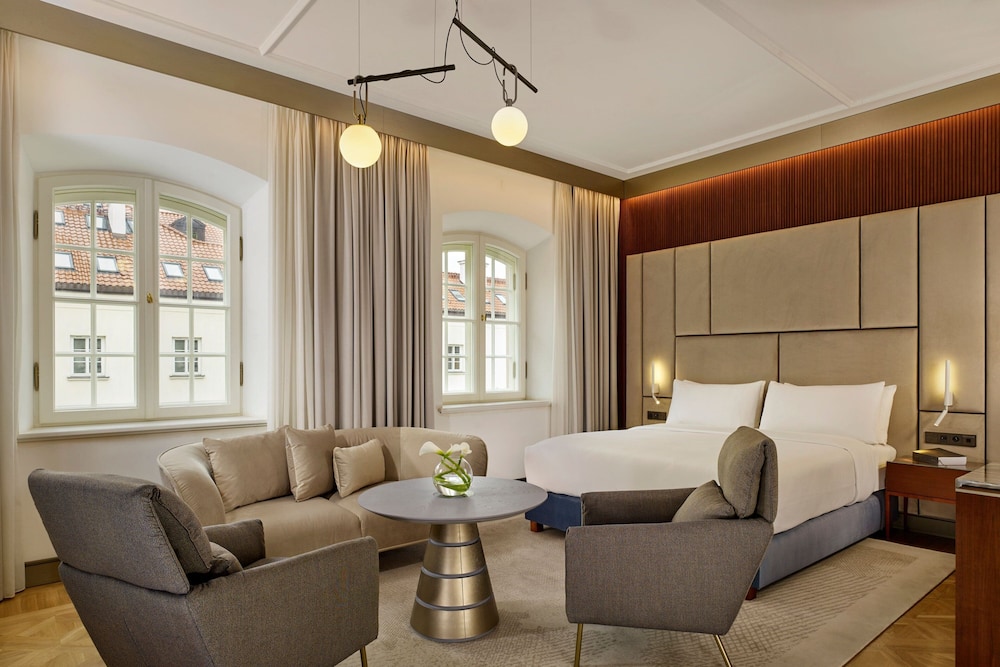 Hotel Verte, Warsaw, Autograph Collection 28/50