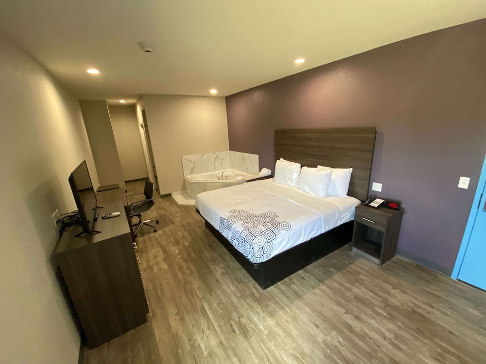Surestay Plus Hotel By Best Western Ada 16/40