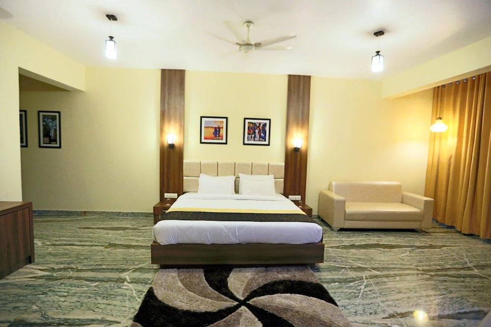 Regenta Central Mewargarh 7/43