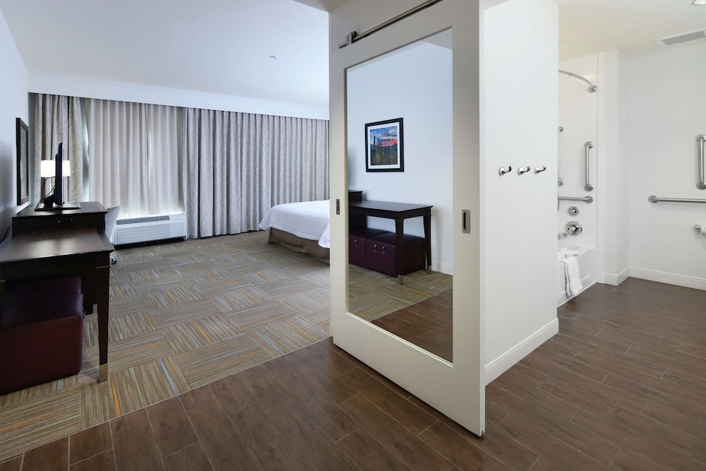Hampton Inn & Suites Phoenix Tempe 10/42