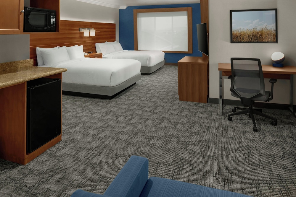 Holiday Inn Express Suites Rancho Cucamonga 18/57