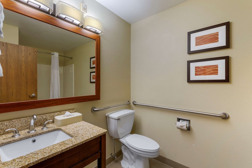 Comfort Inn River's Edge 12/26