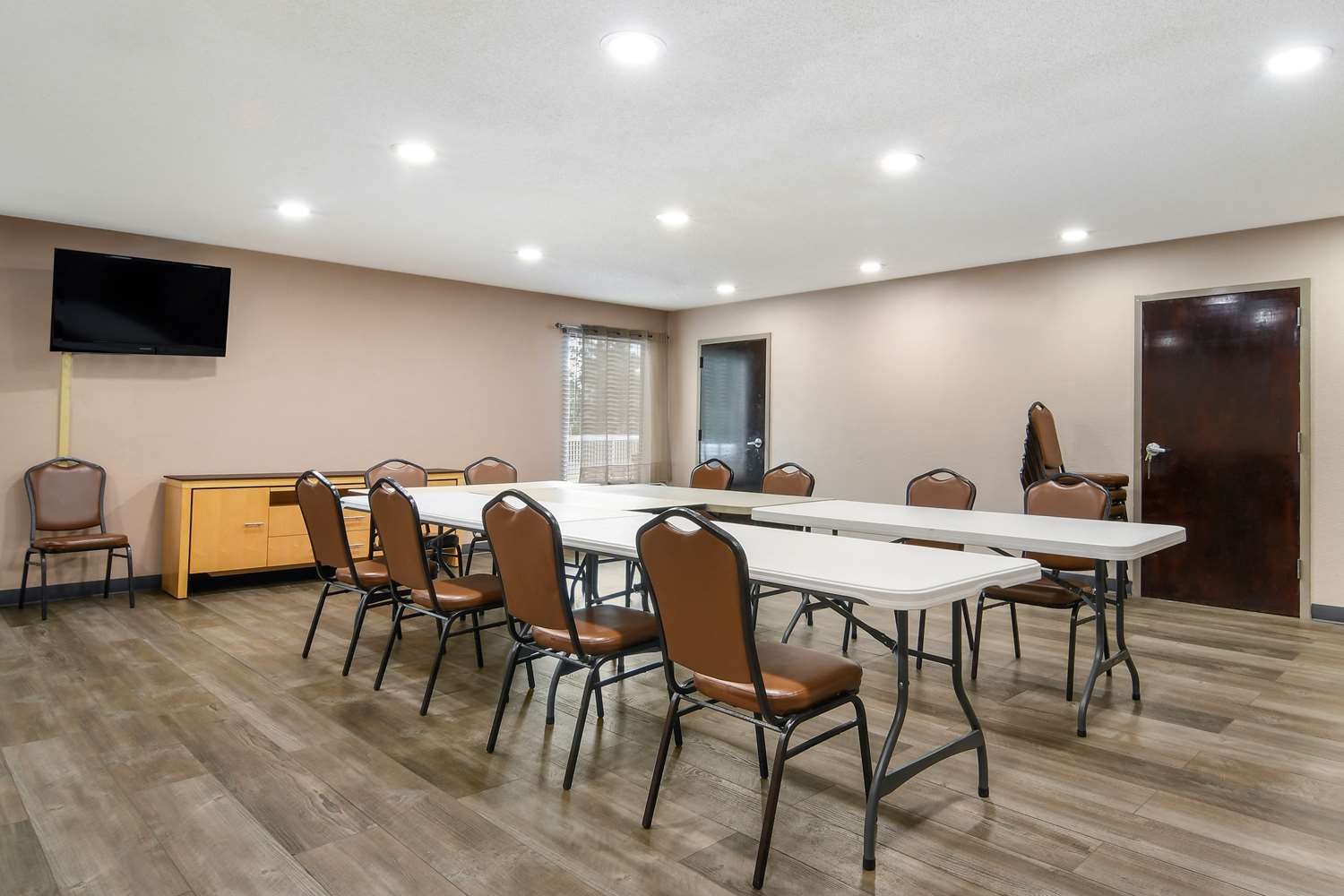 SureStay Plus Hotel by Best Western Tarboro 7/8