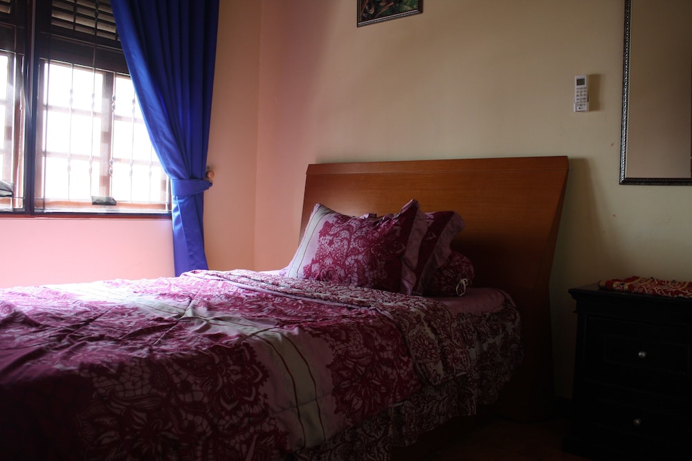 Villa Kota Bunga Anyelir 12/51