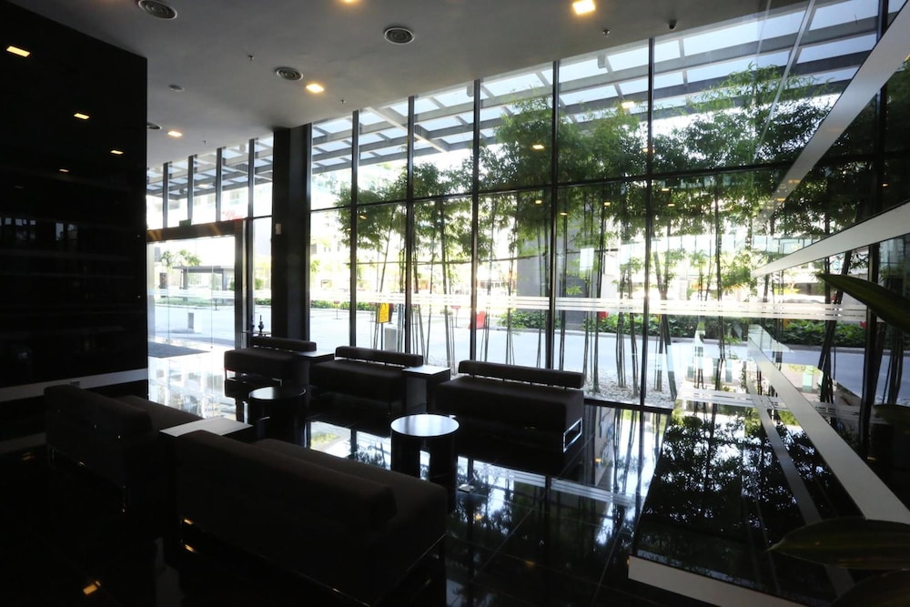 e.City Hotel at OneCity 40/43