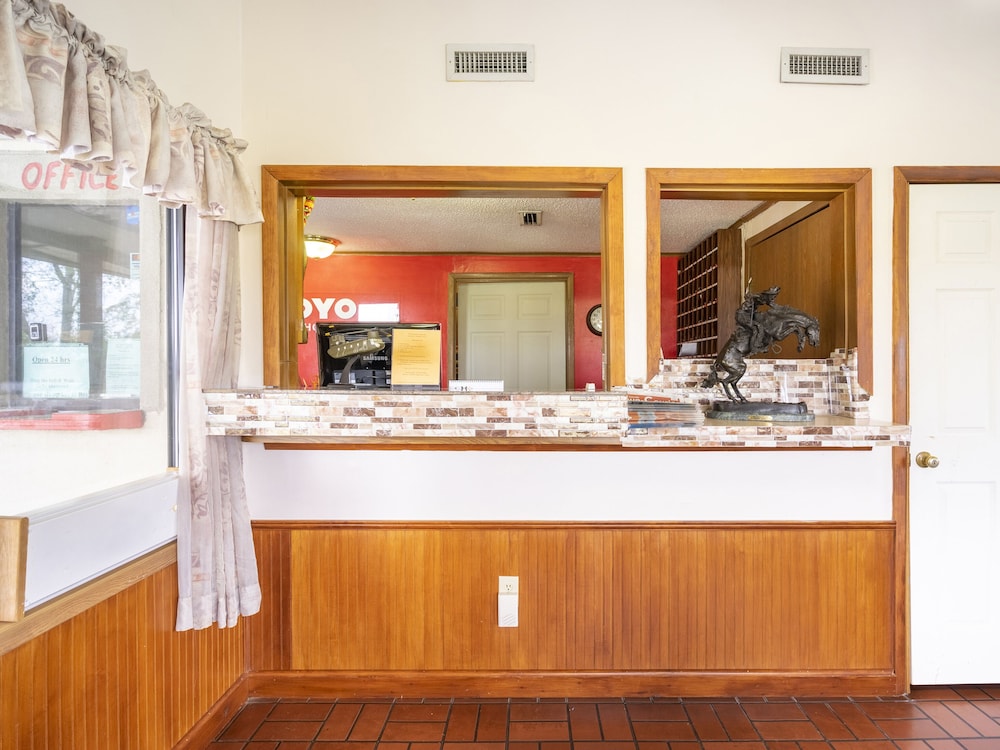 Lobby at OYO Hotel Daleville AL Hwy 84, DALEVILLE - AL