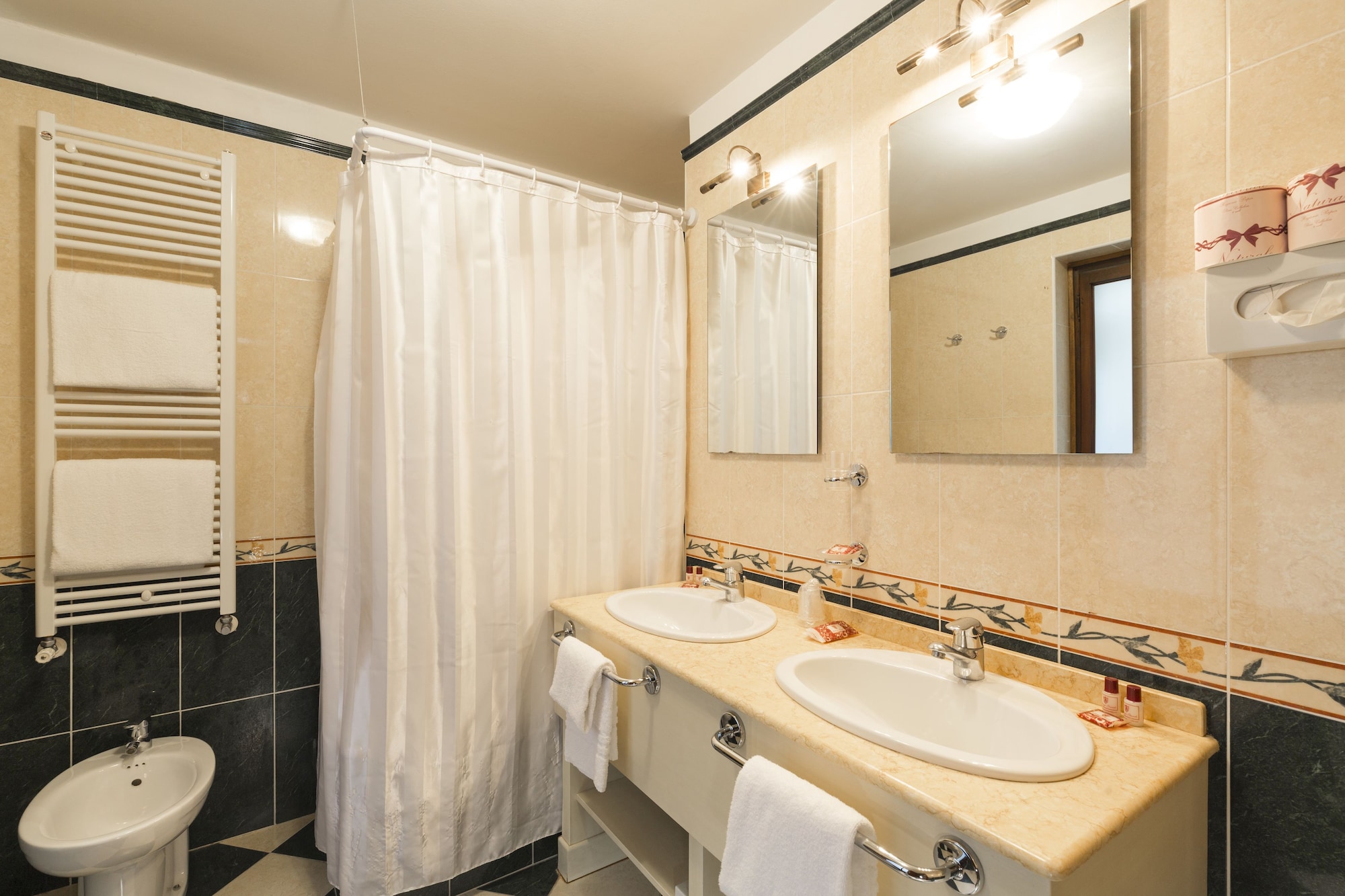 Junior Suite, Canal View