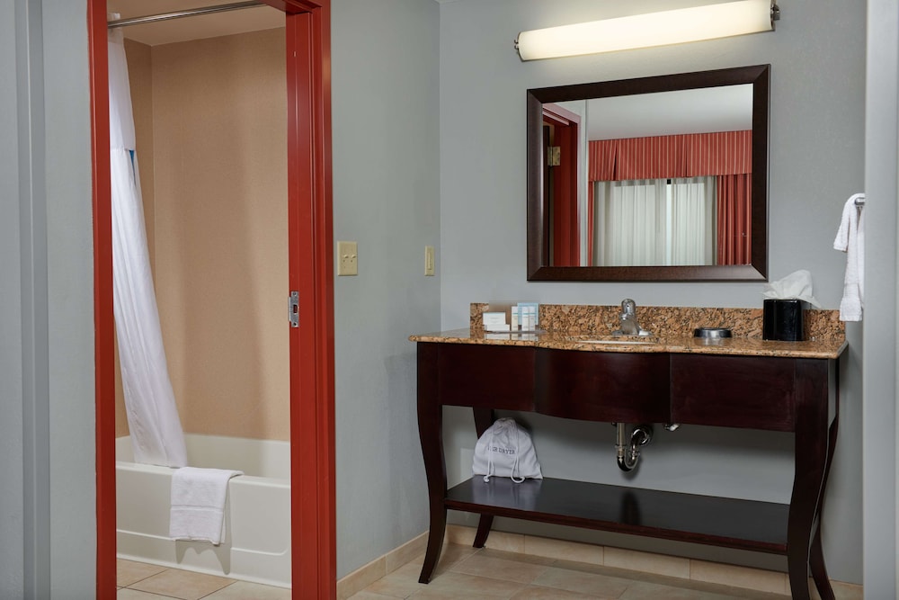 Hampton Inn & Suites Denver/Highlands Ranch 32/82