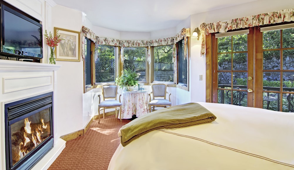 Babbling Brook Inn 11/70