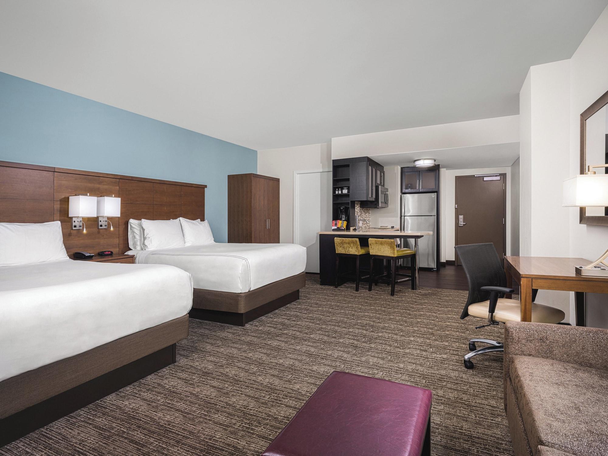 Studio, Suite, Multiple Beds, Kitchen