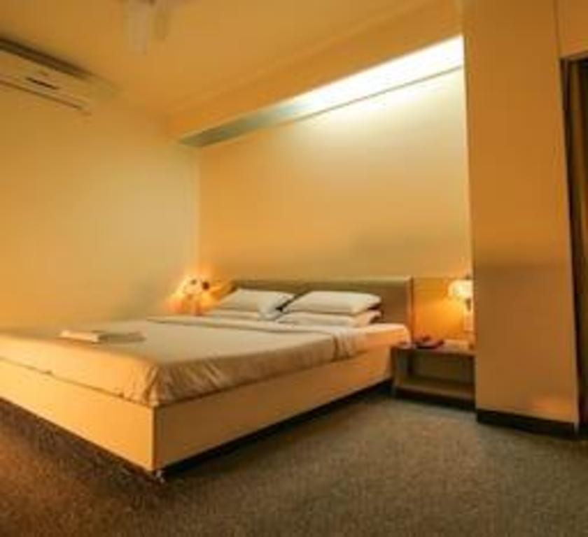 Hotel Sangam 8/42