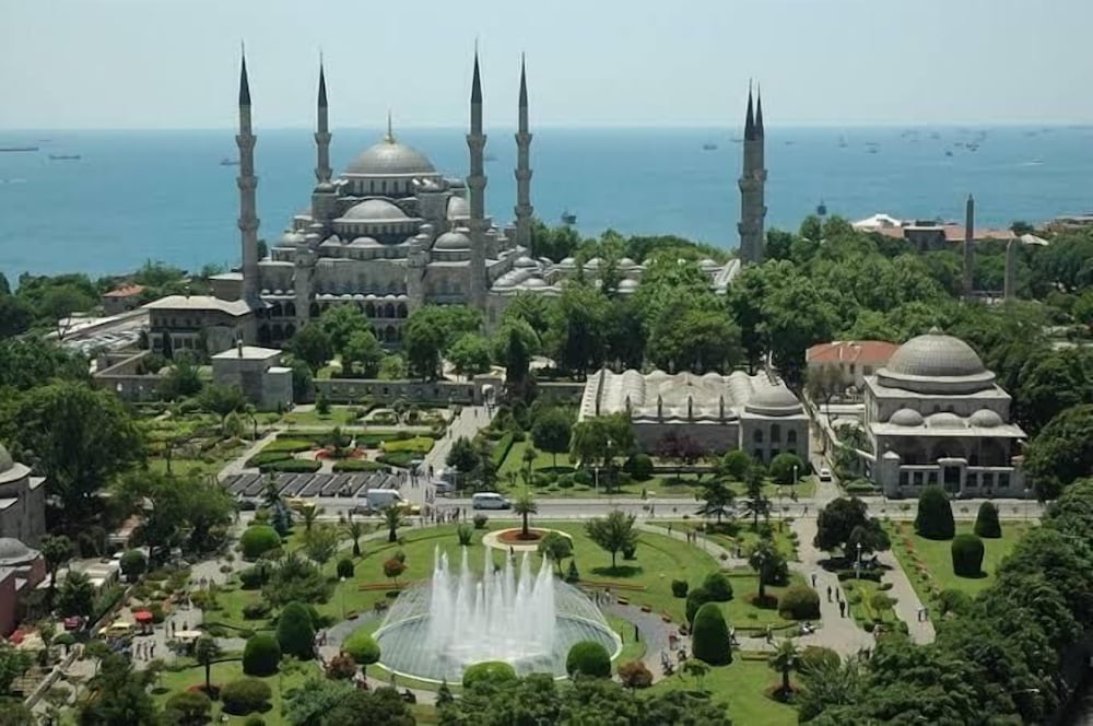 Topkapi Hotel 64/69