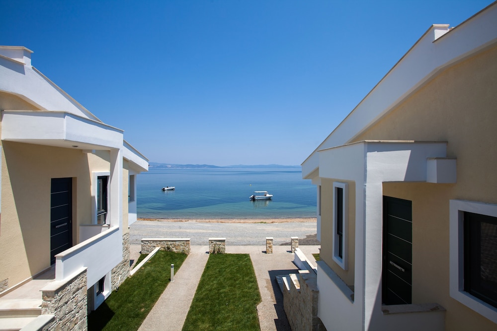 Elpiniki Luxury Apartments 5/66