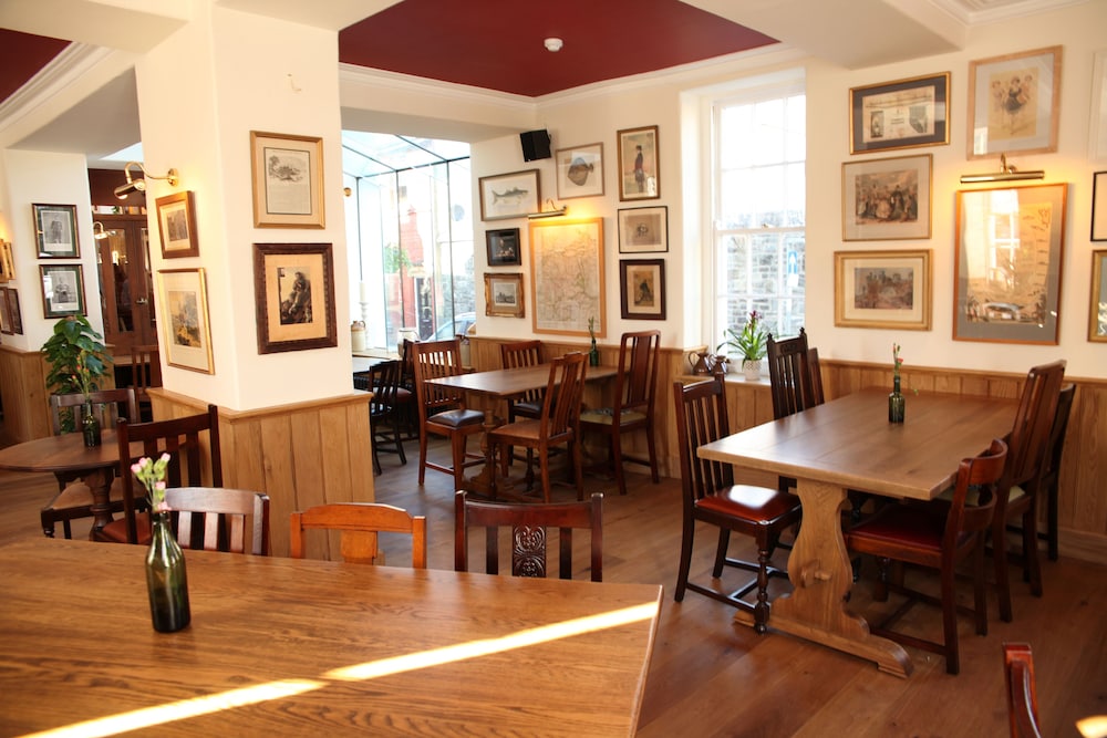 The Erskine Arms 41/50