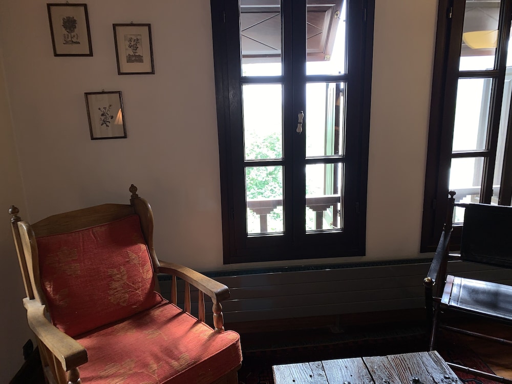 Palio Eleotrivio Guesthouse 32/50