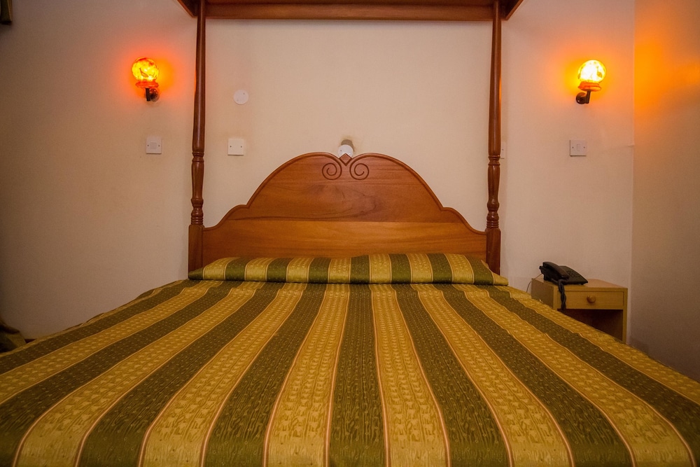 Park Place Hotel 32/80