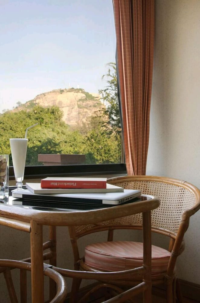 Takiab Beach Resort 54/64