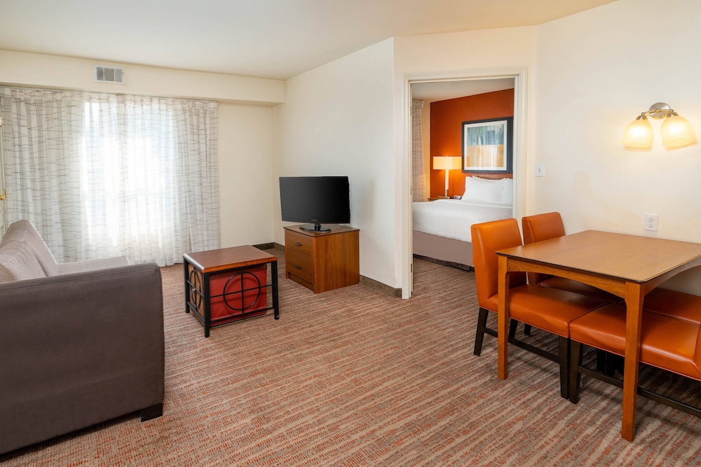 Residence Inn Corona Riverside 16/25