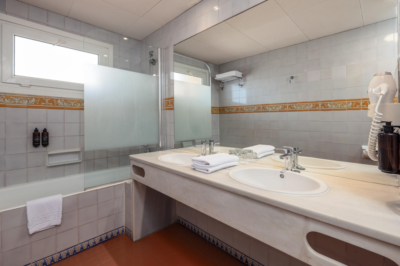 Playadulce Hotel 57/58