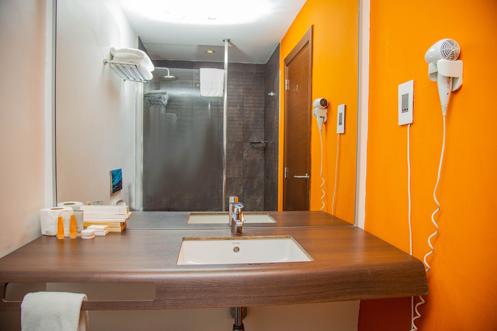 Ibis Styles Accra City Airport 49/50