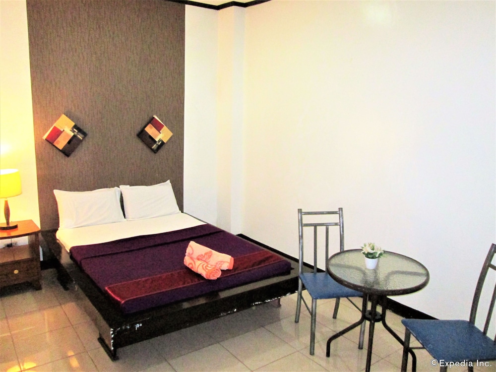 St. Nicolas Inn CDO City Center 7/55
