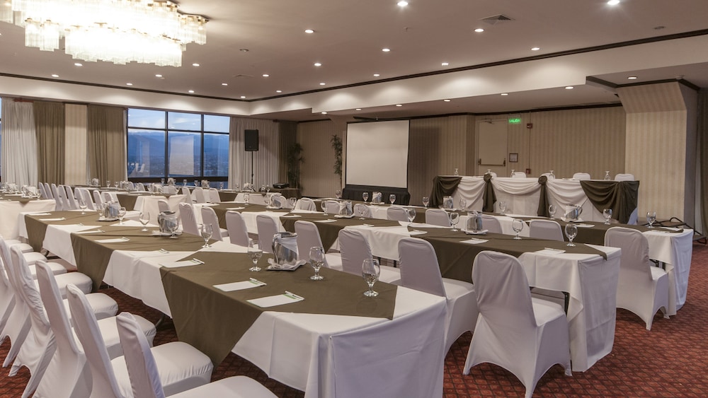 Delta Hotels by Marriott San Jose Aurola 41/50