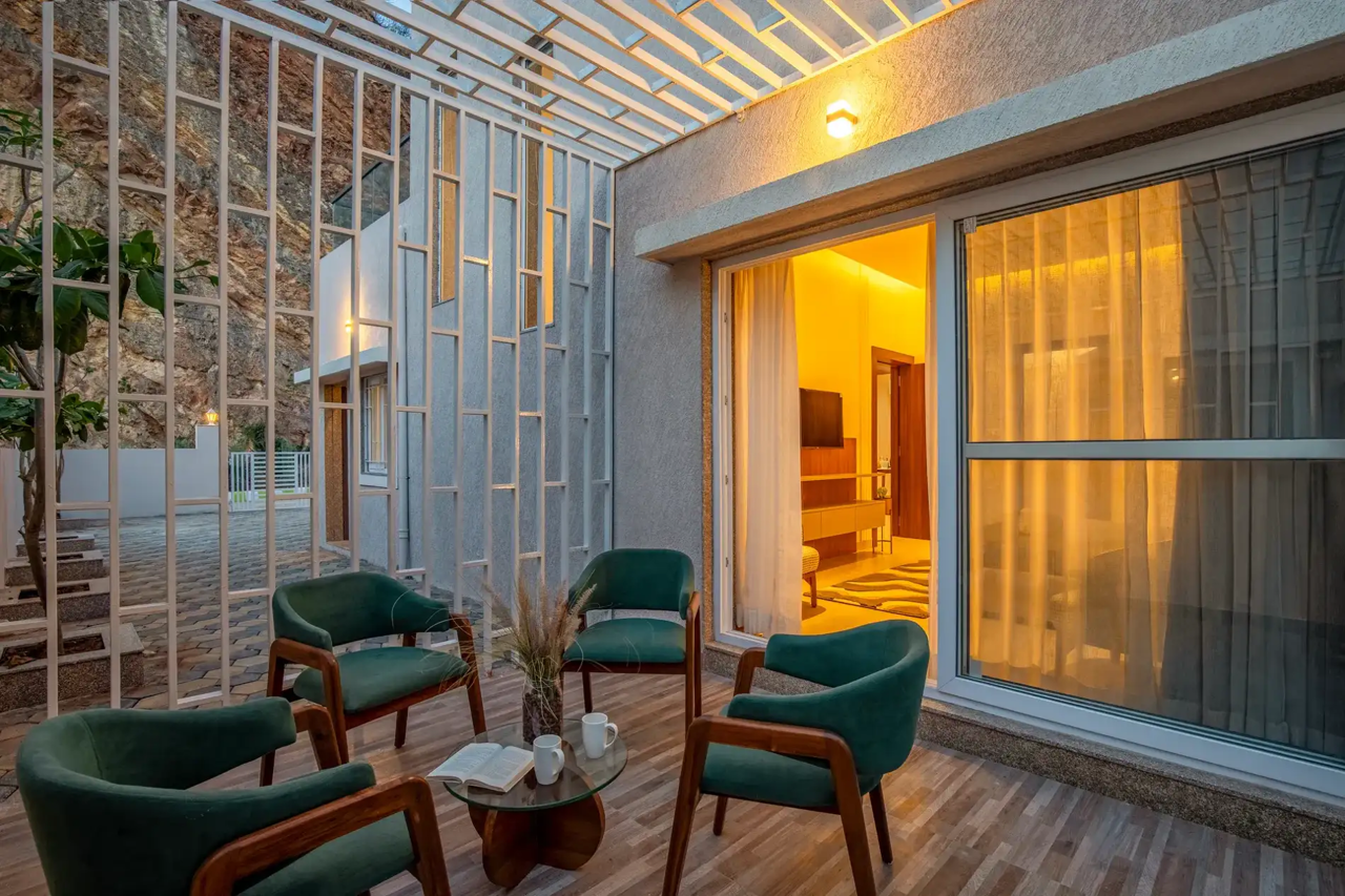ELIVAAS Luxe 3 BHK with Swimming Pool Shourya Eden 7/21