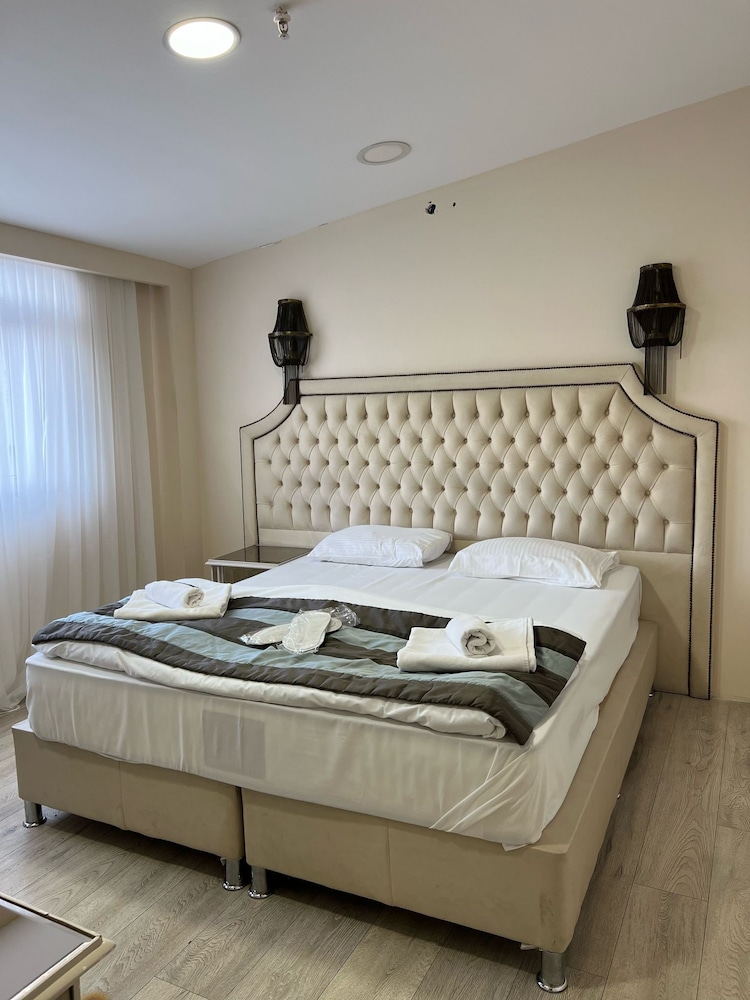 ROYAL, CONNECTING, SUITE, SEA VIEW