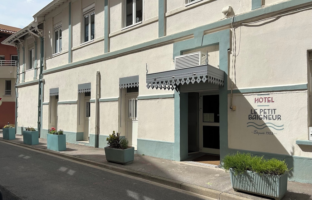 Hotel du petit baigneur 39/50