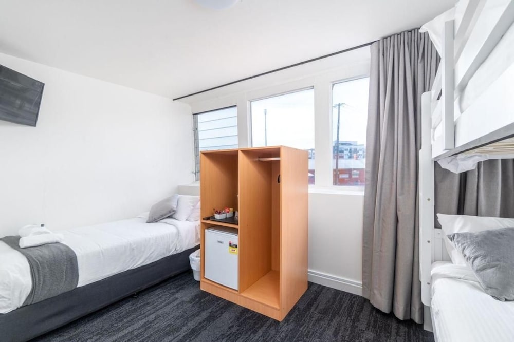 Sydney Junction Hotel 19/30