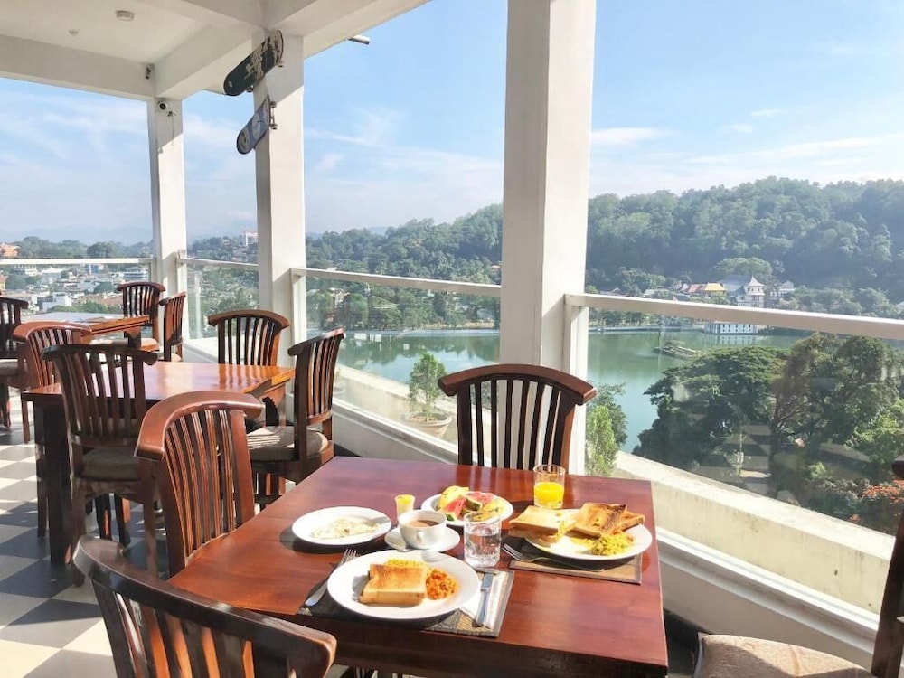 Kandy Supreme Hotel 34/61