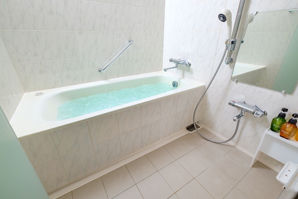 Family, Twin Beds, with Extra Bed, 2 Sofa, East Wing، Hotel Metropolitan Edmont 4/5