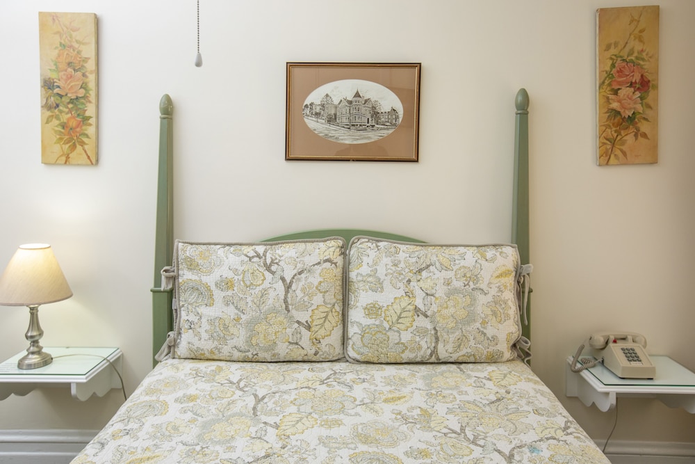 Hayes Valley Inn 26/71