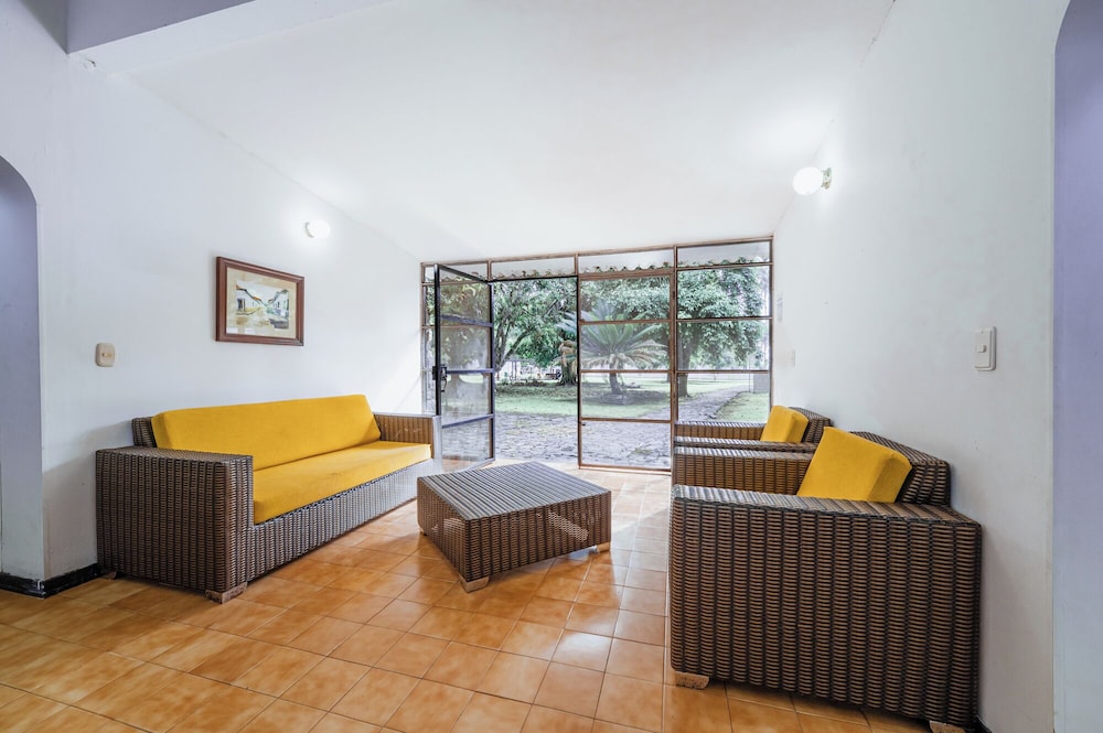 hotel las palmeras 25/50