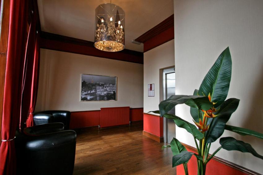 York House Hotel 29/47