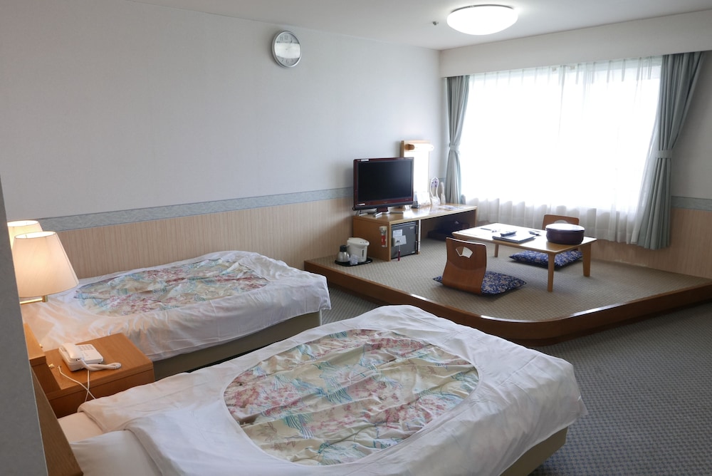 Kamenoi Hotel Yanagawa (ex Kanpo no Yado Yanagawa) 12/66