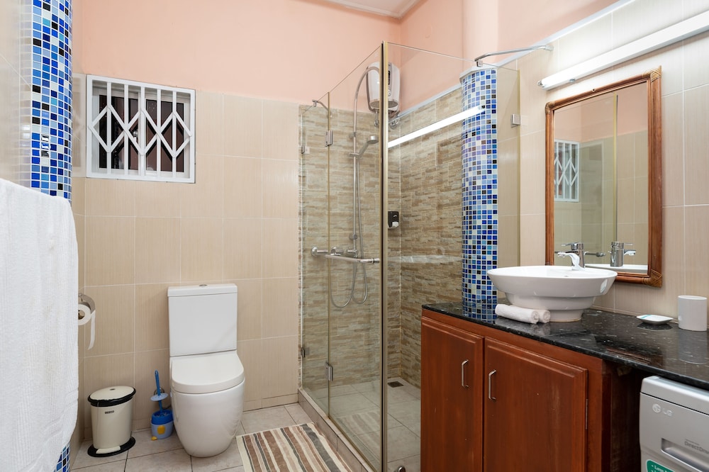 Glacis Heights Villa 44/50