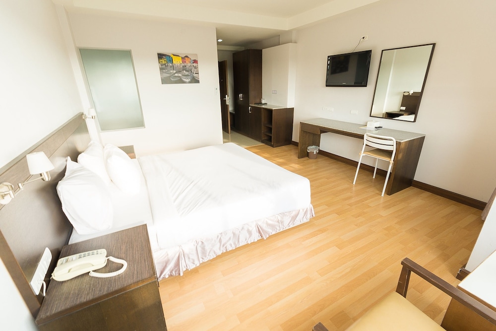 Sinkiat Buri Hotel 22/67