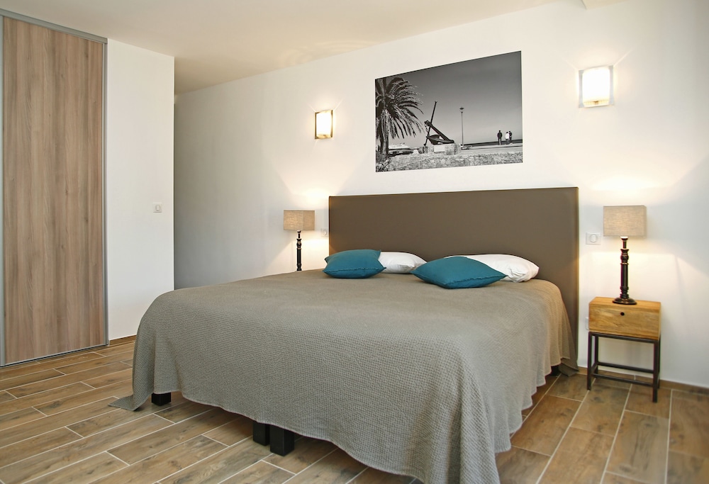SUPERIOR, DOUBLE BED