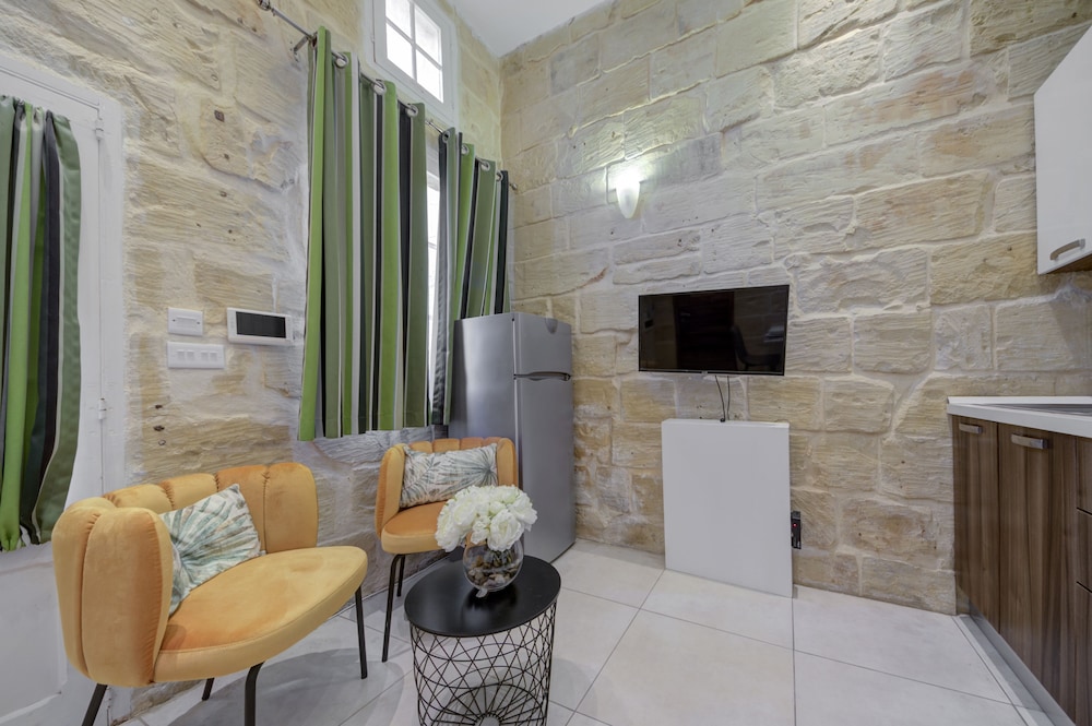 Tritoni harbour suites 33/55
