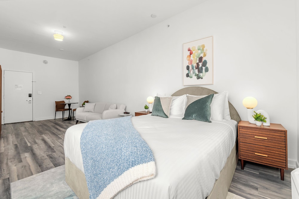 Global Luxury Suites At The Apex Miami 30/50