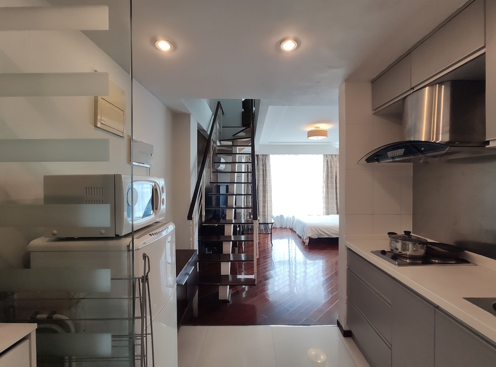 World Union Service Apartment Cosmo 42/72