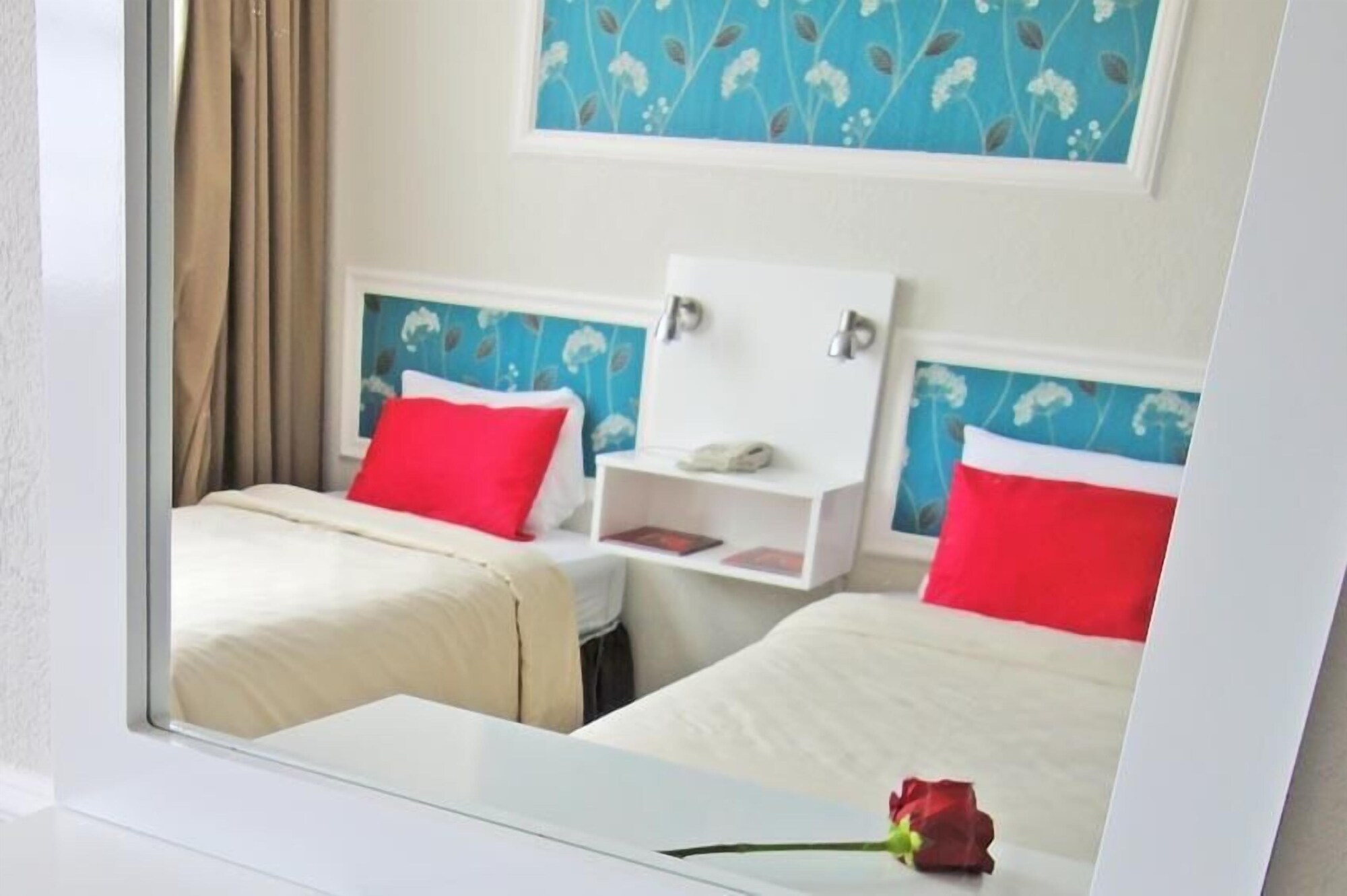BASIC, TWIN BEDS