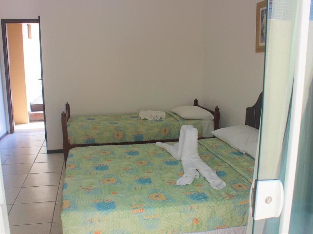 Hotel Bela Onda 48/48