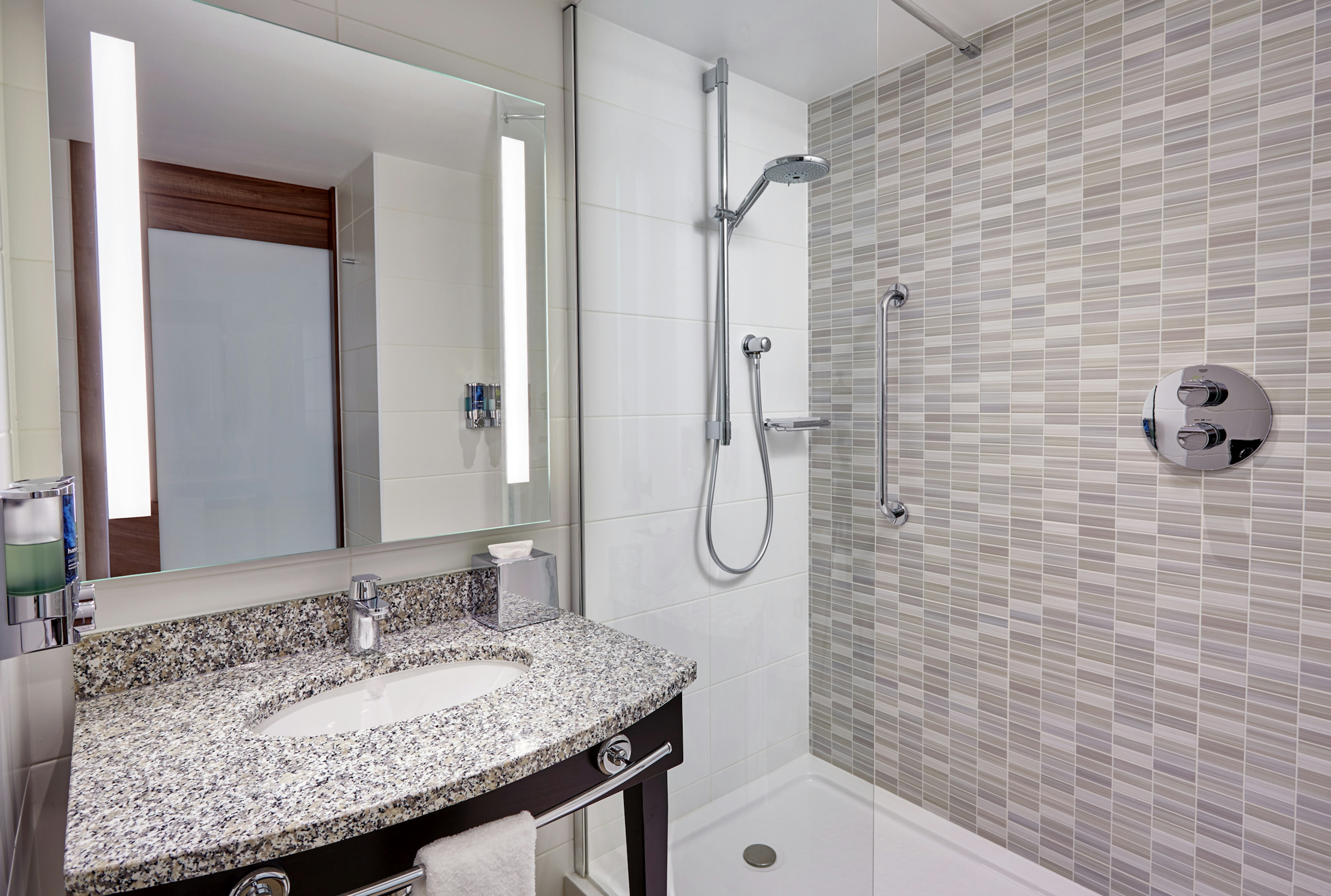 غرفة بسرير كوين، Hampton By Hilton Bournemouth 6/6