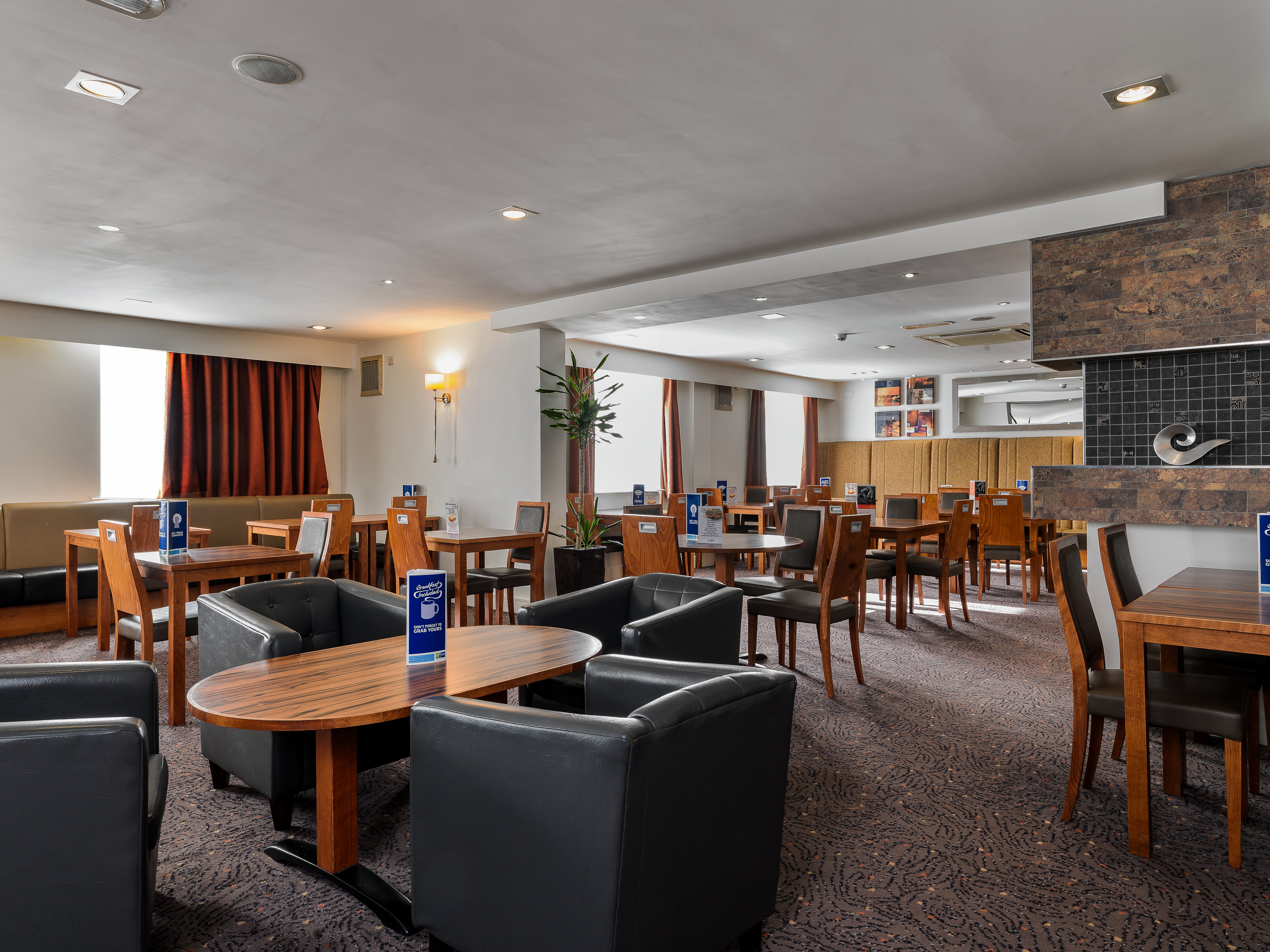 Holiday Inn Express Gatwick Crawley 22/50