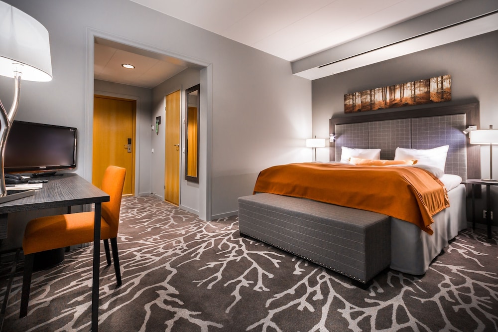 PLUS, DOUBLE BED
