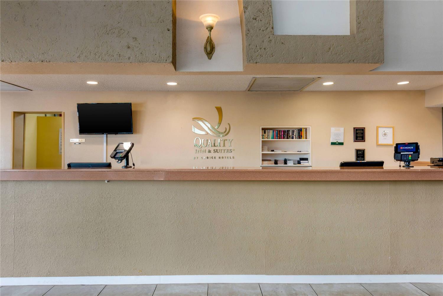Quality Inn & Suites Conference Center 6/32